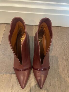 Malone Souliers Burgundy Pointed Leather Ankle Boots with Gloss Trim